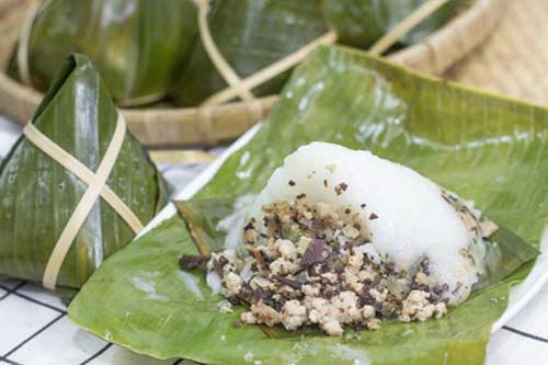 Làm bánh giò nóng hổi, ngon đúng vị Hà Nội