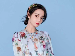 Những sao Hoa ngữ bị fan 'ném đá' khi tỏ ra ngốc nghếch, giả nai quá mức: Có tên Địch Lệ Nhiệt Ba, Cúc Tịnh Y