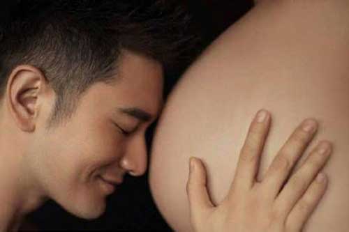 Nếu chồng chịu khó làm những điều này với mẹ bầu mỗi ngày, đảm bảo con sinh ra sẽ có IQ cao ngất