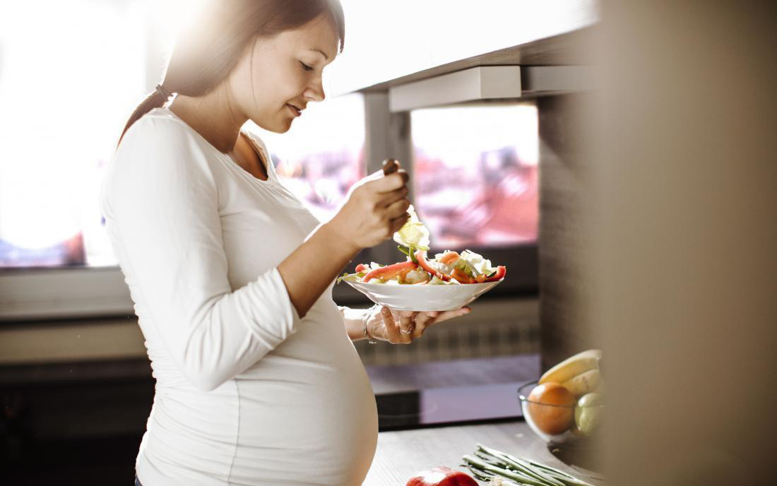 Mẹo chăm sóc da cho bà bầu mùa hanh khô