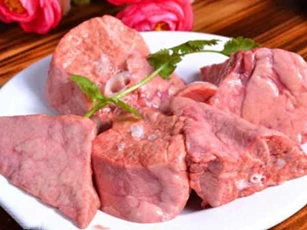 Đây là phần chứa cực nhiều chất bẩn của con lợn, dù có đói mấy cũng đừng vội ăn