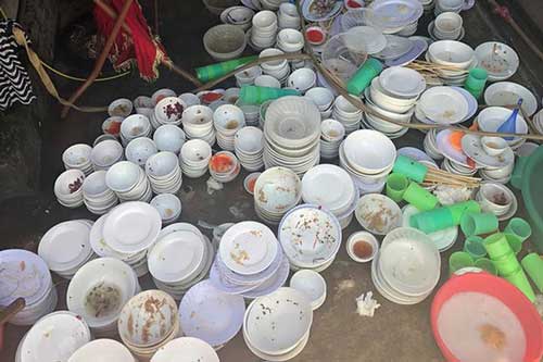 Về ra mắt nhà bạn trai, cô gái bị chính anh người yêu "sai vặt như con" và màn đáp trả khiến anh ta trở tay không kịp nhưng vẫn gây nên tranh cãi