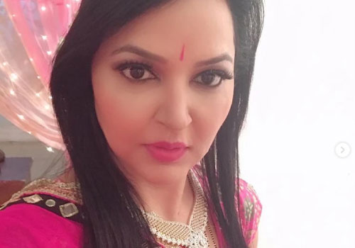 M&#x1EF9; nh&#xE2;n &#x1EA4;n &#x110;&#x1ED9; qua &#x111;&#x1EDD;i tu&#x1ED5;i 30