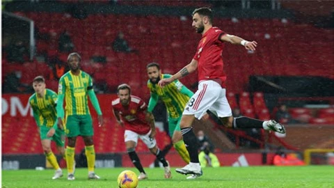 Cú sút nhảy chân sáo ghi bàn cho M.U từ chấm 11m của Bruno Fernandes vào lưới đối thủ West Brom