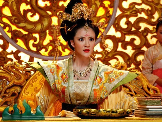 Vụ đánh ghen kinh hoàng của vị Hoàng hậu ghen tuông vô lối trong lịch sử Trung Hoa: Hộp quà gửi chồng chứa thứ đồ khiến tất cả khiếp hãi - Ảnh 3.