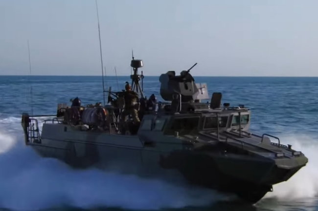 Xuồng cao tốc của nhà sản xuất súng AK thể hiện chức năng ưu việt