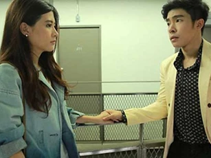 Nhìn bát cháo chồng mang vào cho vợ, tôi giận dữ hất đổ rồi bỏ về nhà ngoại, hai hôm sau anh năn nỉ đón về với lý do khiến tôi muốn "bùng nổ"