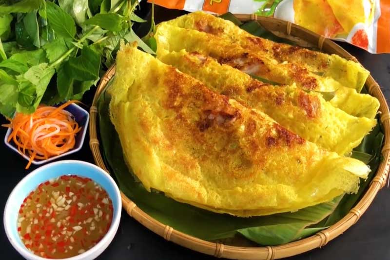 Top 10 món ăn đường phố ngon nhất Việt Nam, đến khách Tây cũng mê mẩn