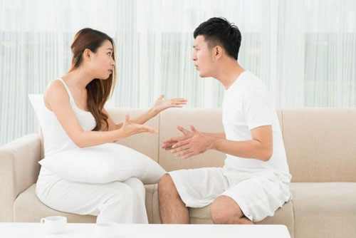 Vợ nhất quyết đòi li hôn ngay trong tuần trăng mật vì lí do chẳng thể giống ai