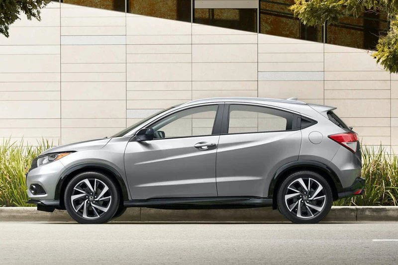 =8. Honda HR-V 2020 (mức tiêu thụ nhiên liệu: 9,4 lít/100 km).