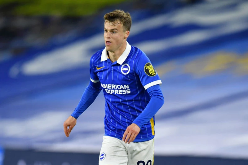 Tiền vệ phải: Solly March (Brighton).