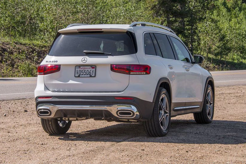 7. Mercedes-Benz GLB 250 2020 (giá khởi điểm: 36.600 USD).