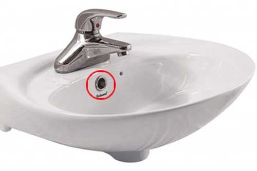 Lỗ nhỏ trên bồn rửa mặt có tác dụng gì? Ắt hẳn bạn sẽ "trầm trồ" khi biết sự thật