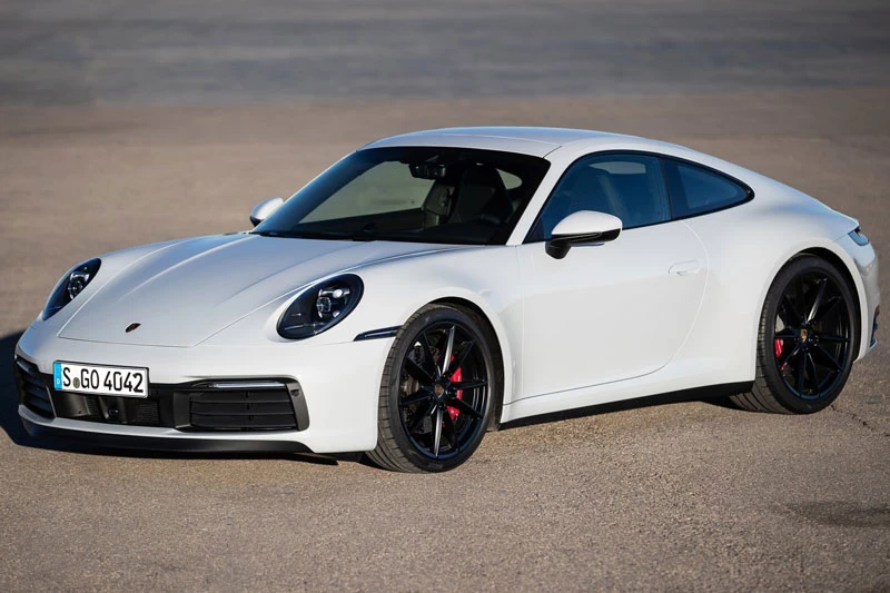 8. Porsche 911 Carrera 4S 2021 (giá khởi điểm: 122.400 USD).