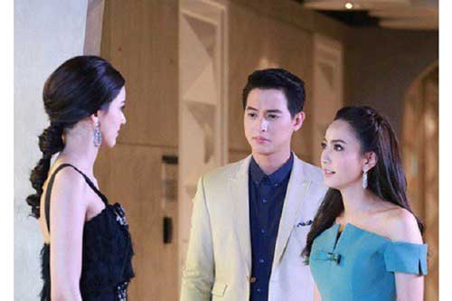 Nghe lời bạn thân bỏ chồng, 1 tháng sau nhìn vợ mới của chồng cũ mà tôi chết đứng