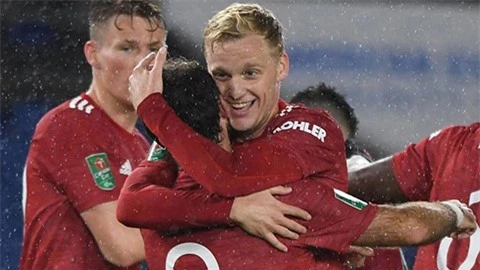  Solskjaer nên bỏ Mata, trao cơ hội cho Van de Beek hoặc Daniel James