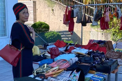 'Nhất tỷ' TVB Uông Minh Thuyên gây tranh cãi khi mang hàng chục chiếc túi hàng hiệu ra phơi trong biệt thự hạng sang