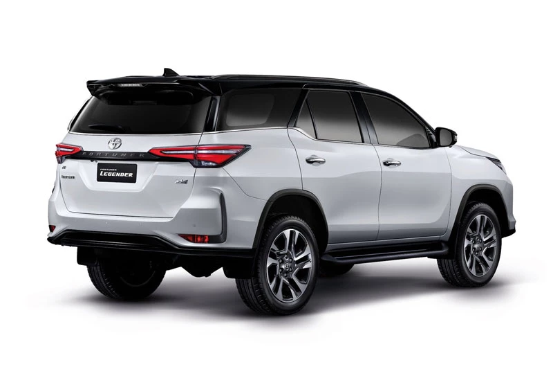 Toyota Fortuner Lengender.