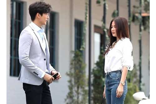 Sang thăm vợ cũ, lúc về em dúi cho chiếc cặp lồng, nhìn thứ bên trong tôi thẫn thờ