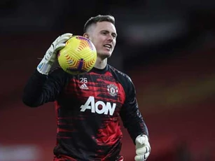 HLV Solskjaer lên tiếng về tương lai của Dean Henderson