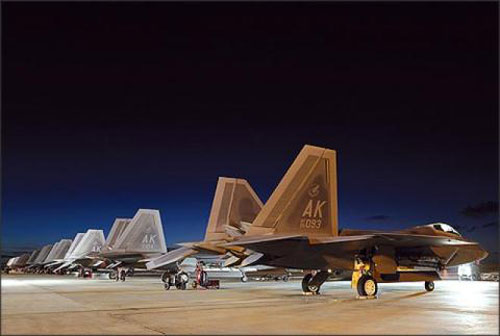 Mỹ chuyển cả đội bay tàng hình đến Guam