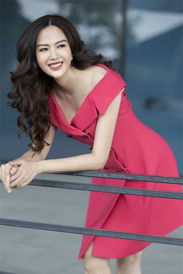 3 Hoa hậu Việt Nam tài sắc vẹn toàn nhưng tình duyên lận đận, có người 2 lần đò không bến đỗ - Ảnh 7.