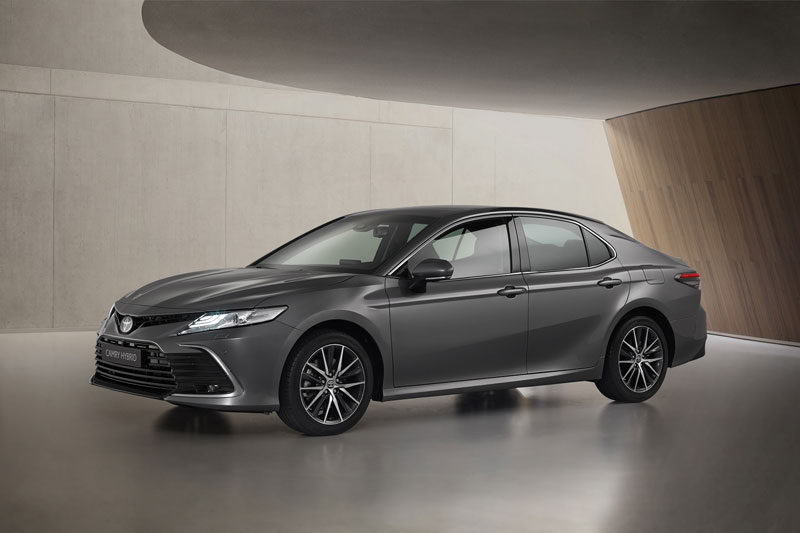 ‘Soi’ Toyota Camry Hybrid 2021, công suất 215 mã lực