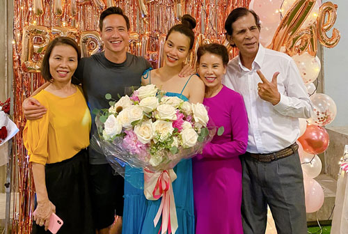 Hồ Ngọc Hà được tổ chức sinh nhật bất ngờ