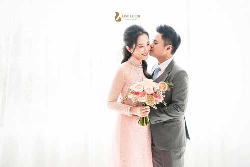 Hé lộ loạt ảnh cực tình của Phan Thành và Primmy Trương trong lễ ăn hỏi