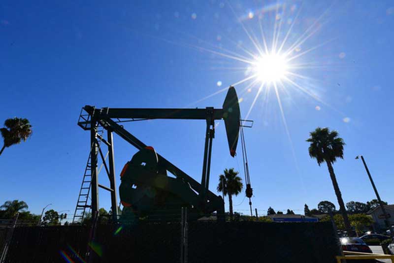 Giá xăng, dầu (24/11): Dầu thô Brent gần chạm ngưỡng 48 USD/thùng