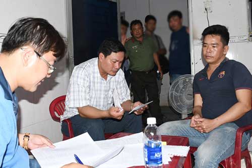 Trà Vinh: Bắt hai vợ chồng làm tiền giả