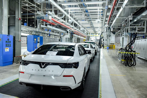Xe ô tô trong nước có thể được giảm 50% phí trước bạ đến tháng 6/2021