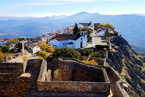 Độc đáo ngôi làng được mệnh danh tổ của đại bàng