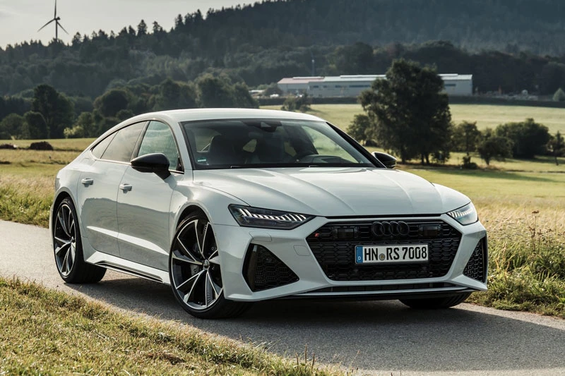 10. Audi RS7 Sportback (vận tốc tối đa: 304 km/h).