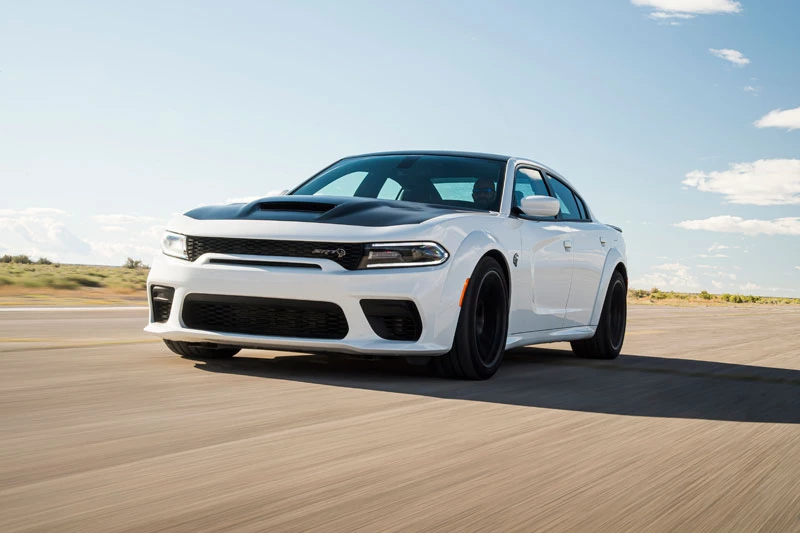 3. Dodge Charger Hellcat Redeye 2021 (vận tốc tối đa: 327 km/h).