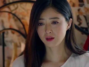Trước ngày nhắm mắt, mẹ chồng tặng con dâu miếng đất bạc tỷ