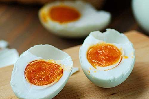 Cách làm trứng vịt muối siêu nhanh và ngon