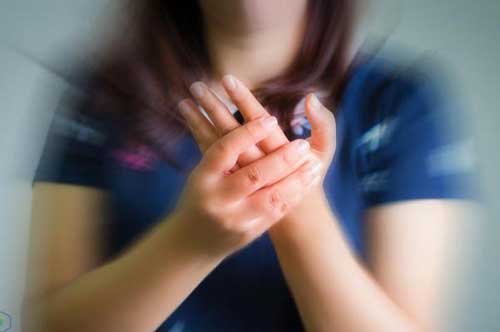 5 biểu hiện cảnh báo cơ thể thiếu hụt canxi nghiêm trọng, kiểm tra ngay xem bạn có dấu hiệu nào không