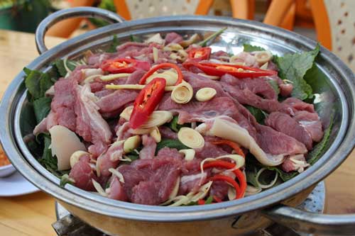 Cách làm bò hấp tía tô ăn là nghiền