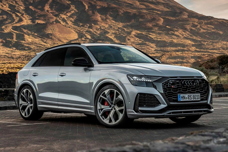 =8. Audi RS Q8 2021 (thời gian tăng tốc từ 0-96 km/h: 3,7 giây).