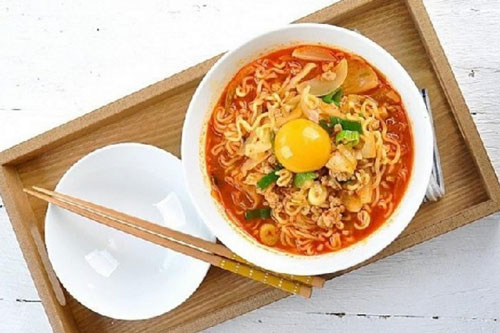 Cách nấu mì trứng chần cho bữa sáng tiện lợi, bổ dưỡng