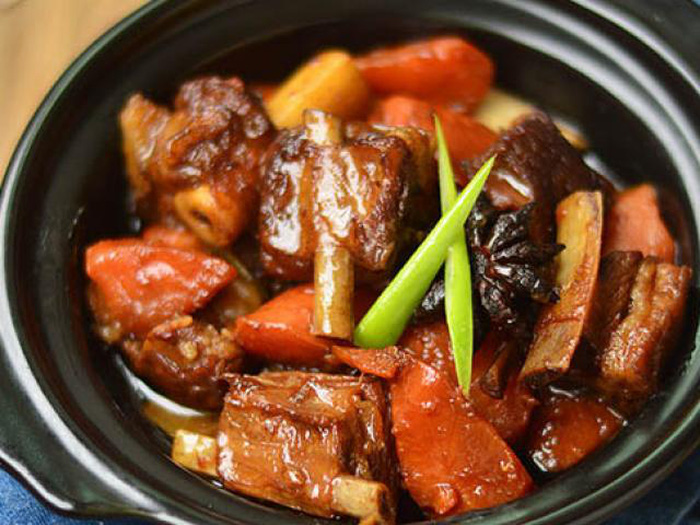 Cách làm món sườn hầm cà rốt người già trẻ nhỏ đều thích