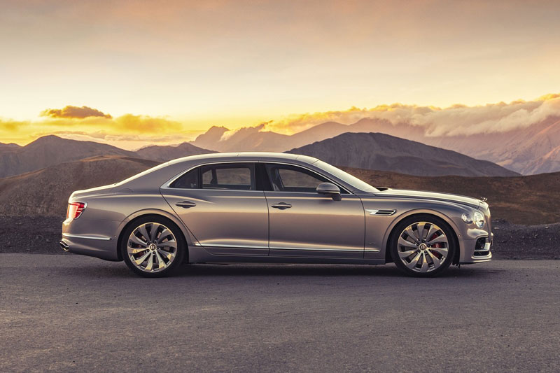 Top 10 xe sedan nhanh nhất thế giới: Bentley Flying Spur không đối thủ