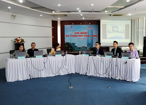 Hội đồng Điều phối mạng lưới Khởi nghiệp Đà Nẵng phối hợp với Cổng Thông tin điện tử TP tổ chức chương trình tọa đàm đối thoại trực tuyến với chủ đề “Khởi nghiệp với thành phố thông minh”