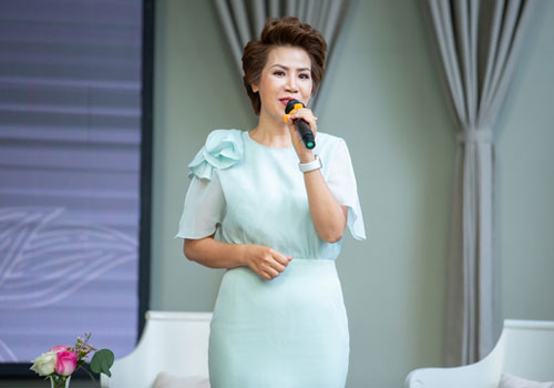 NSƯT Hồng Vy làm liveshow để đời