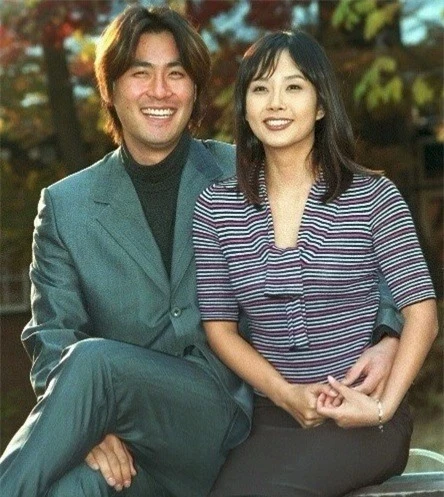 Choi Jin Sil và chồng, cầu thủ Jo Sung Min, trong những tháng ngày hạnh phúc hiếm hoi.