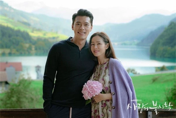 Hyun Bin - Son Ye Jin bị &quot;đàn em&quot; Kim Soo Hyun - Seo Ye Jin giật mất giải thưởng lớn, &quot;Hạ cánh nơi anh&quot; có tất cả nhưng thiếu may mắn - Ảnh 1.