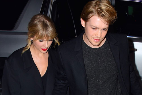 Taylor Swift tiết lộ bạn trai cùng sáng tác "folklore"