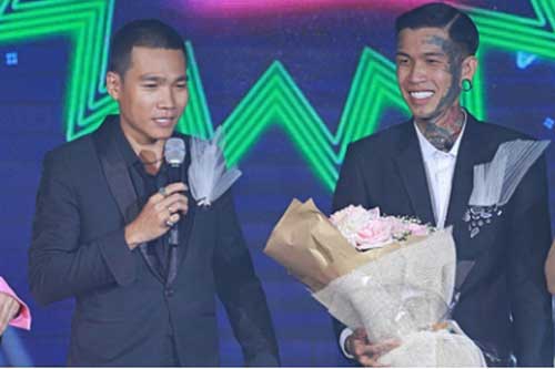 Sau khi chiến thắng Rap Việt, thầy trò Wowy - Dế Choắt làm bùng nổ Làn Sóng Xanh Party tháng 11, khán giả hò reo muốn vỡ sân khấu