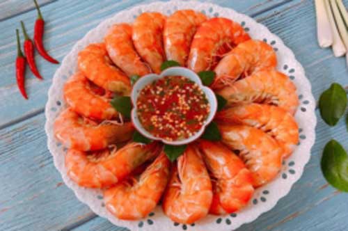 Luộc tôm đừng cho ngay vào nước, thêm thứ gia vị này để con tôm đỏ hồng, chắc thịt
